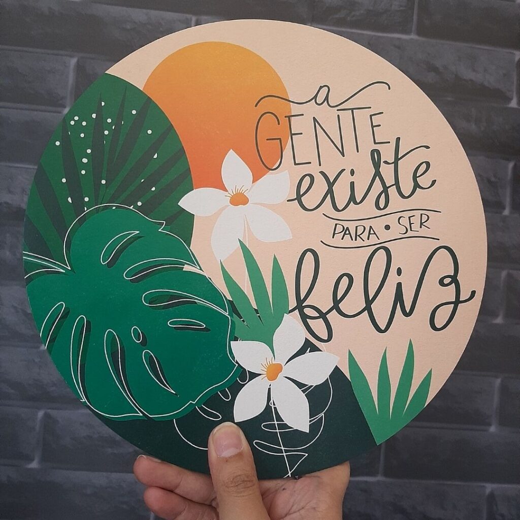 placa de parede sobre a felicidade