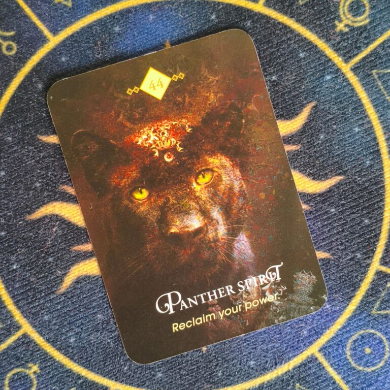 a todos nós, os “estranhos”